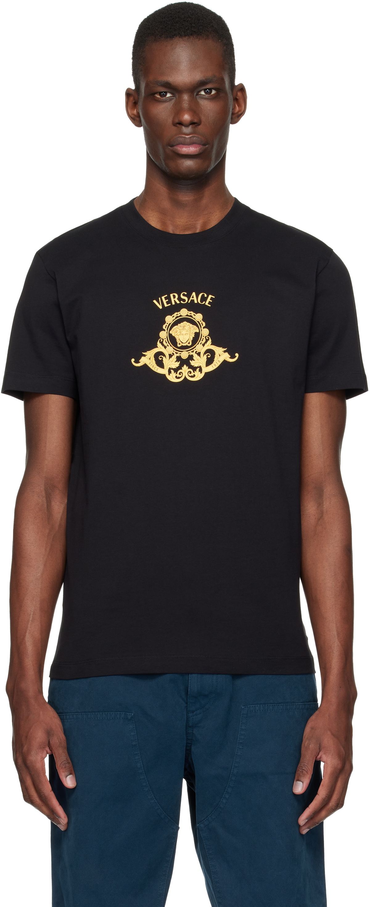 【新品タグ付き】VERSACE セーフティピン ロゴ　Ｔシャツ　黒 Versace Black Safety Pin T-Shirt Versace
