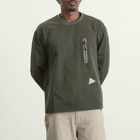 and wander Men's Hybrid Warm Longsleeve Pocket T-Shirt in Dark Green