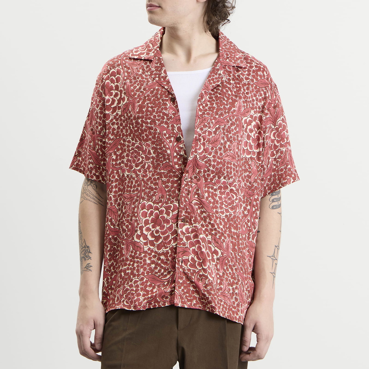 Drôle de Monsieur Men's Viscose Grapes Shirt in Red
