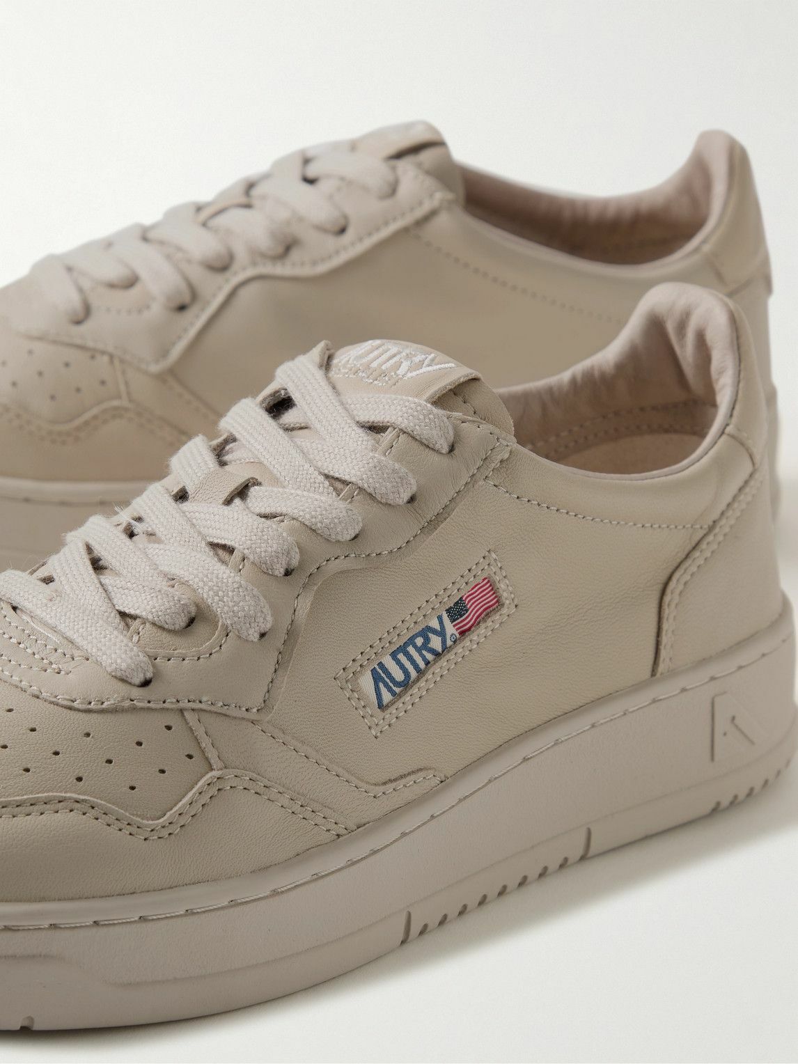 スニーカー Autry Beige Calf Hair Medalist Sneakers Autry Medalist Low Sneakers In White And Amazon Leather And