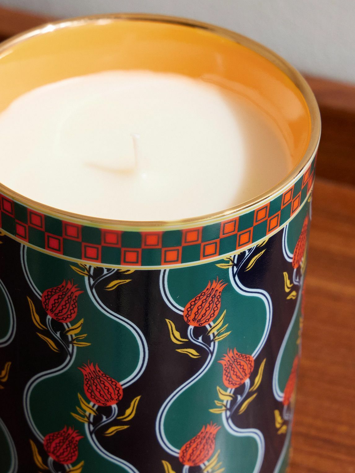 La DoubleJ - Gold-Trimmed Porcelain Scented Candle, 320g