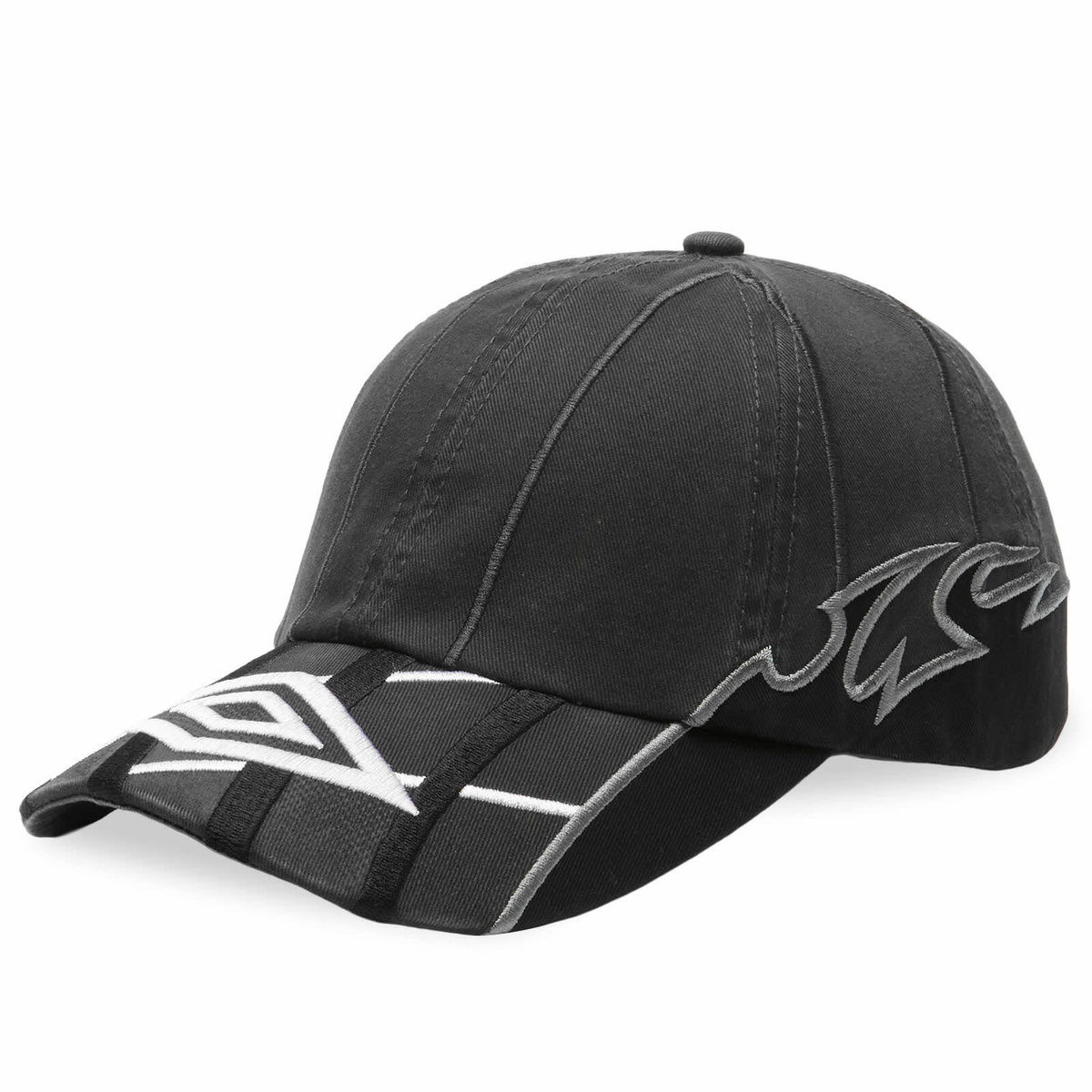 Umbro by Slam Jam Men's Goalkeeper Cap in Dark Grey 