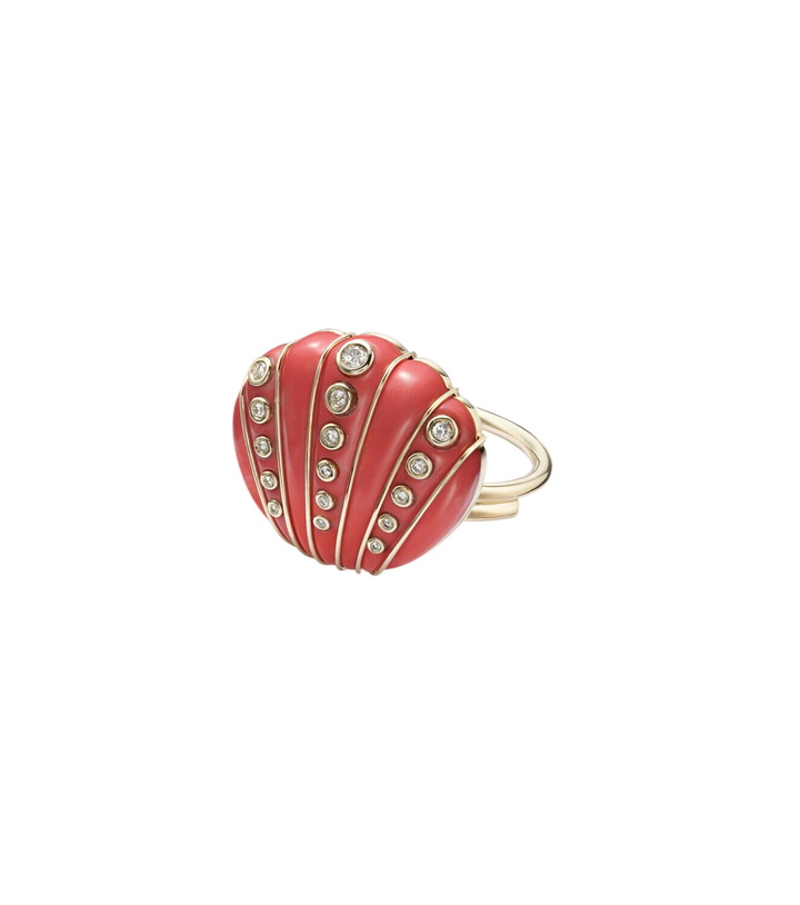 Photo: Yvonne Léon Coquillage Corail 9kt ring with diamonds and coral