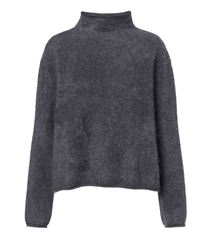 Photo: Lisa Yang Sandy cashmere turtleneck sweater