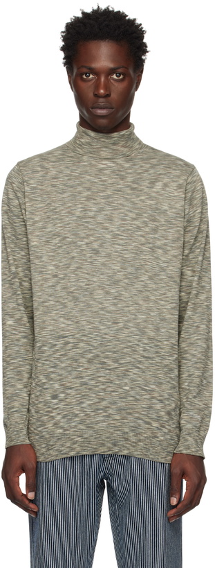 Photo: Gimaguas Khaki Stripe Turtleneck