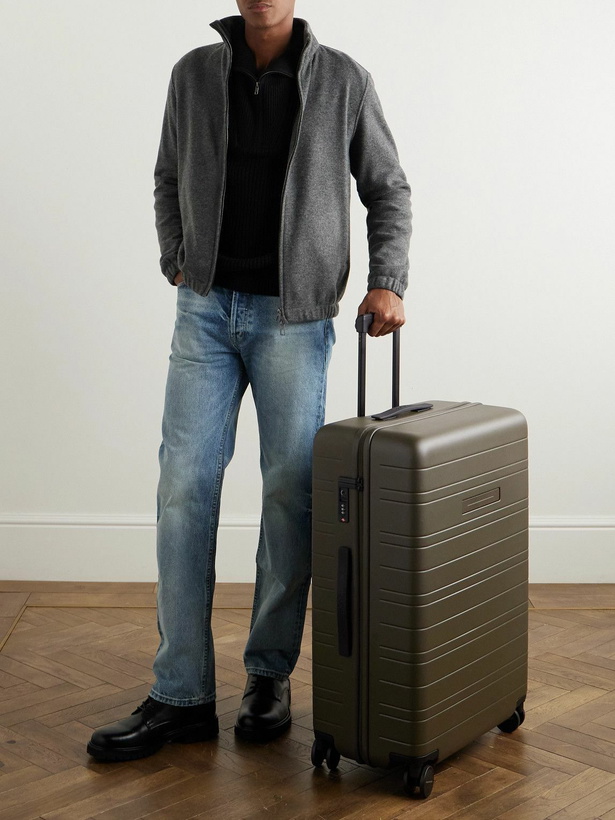 Photo: HORIZN STUDIOS - H7 Carry-On Hardshell Suitcase