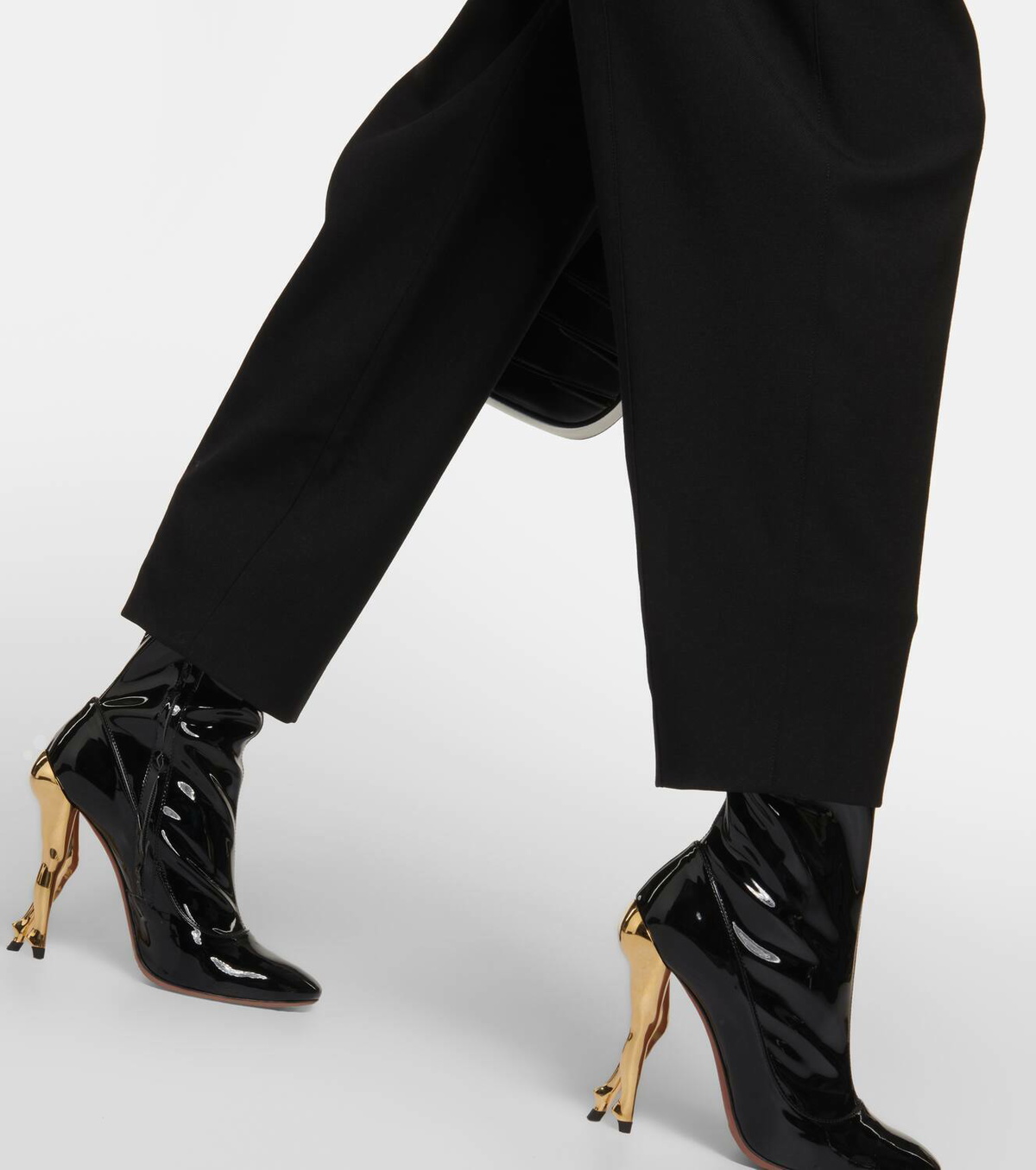 ボトムスその他 Alaia Black virgin wool trousers Alaïa High-rise virgin wool tapered pants ALAÏA