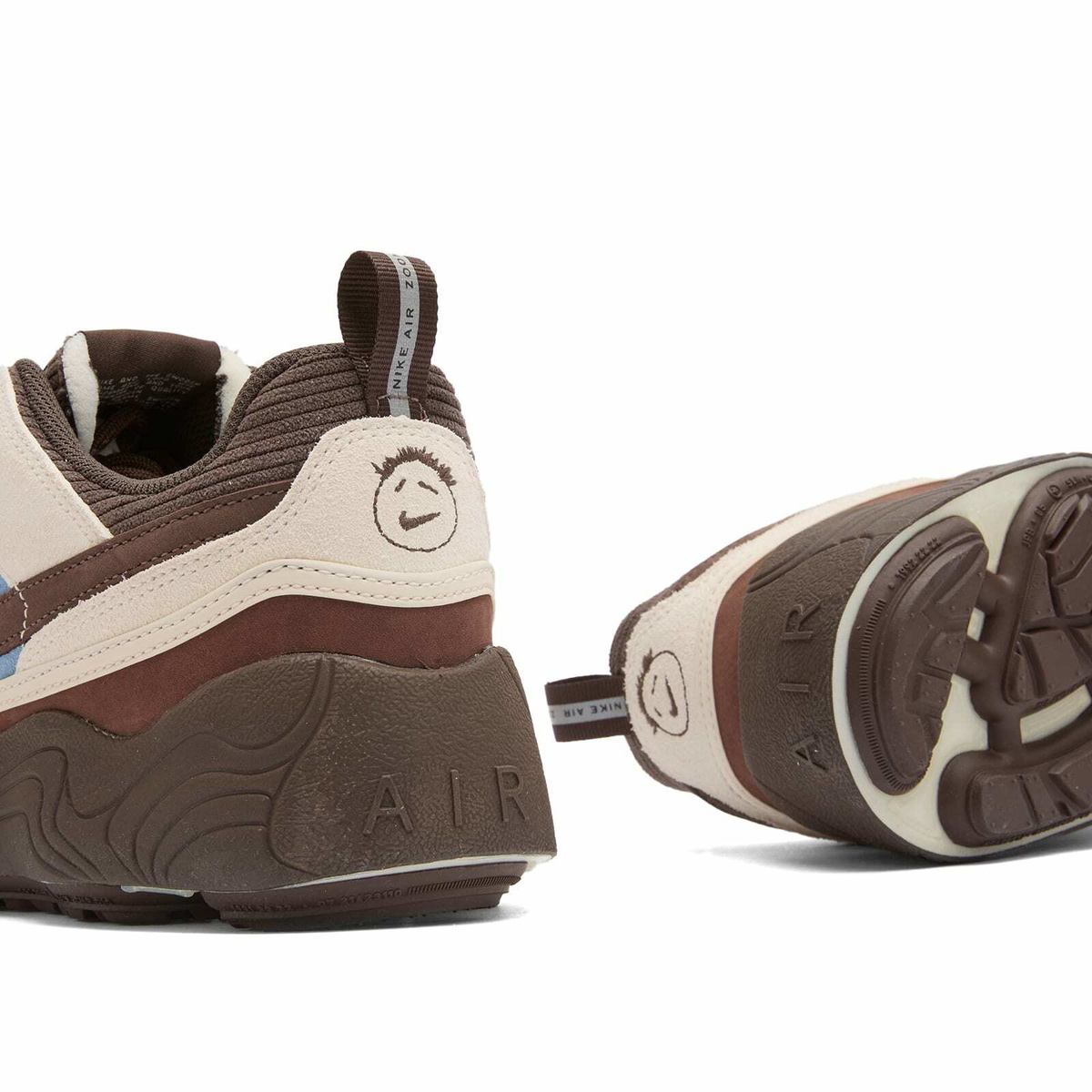 Nike x Travis Scott Zoom Field Jaxx Sneaker in Blue/Brown/Ivory