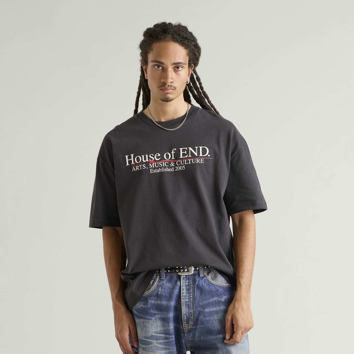 END. Underline T-shirt in Cinder Black