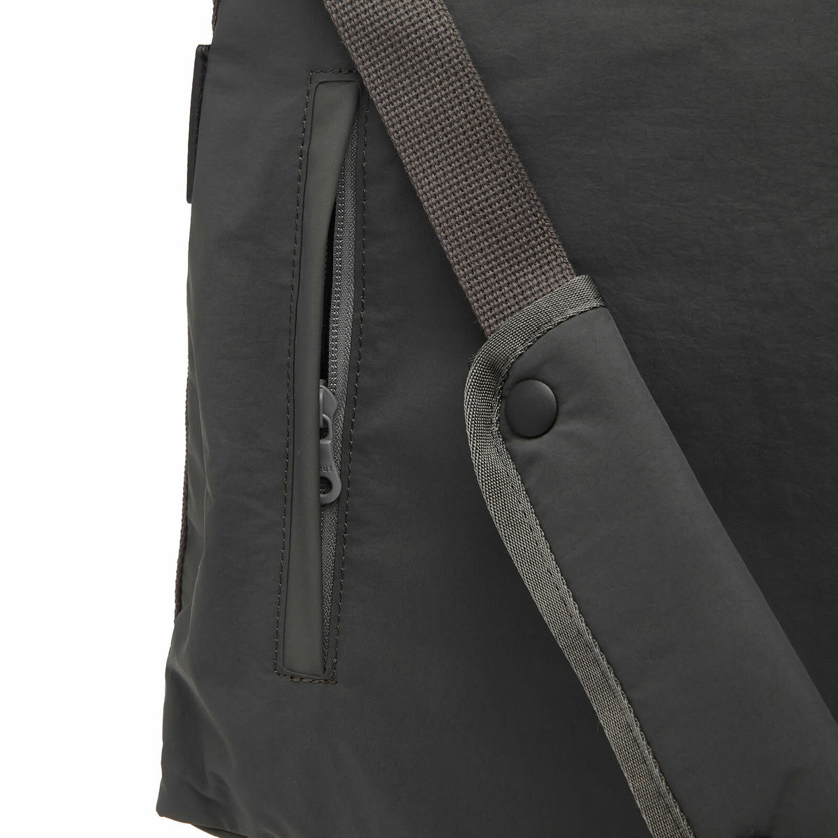 Mazi Untitled Terse Cross Body Bag in Grey 