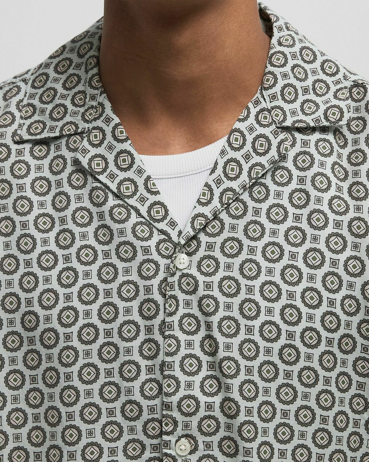 Les Deux Foulard AOP SS Shirt Green Mens Shortsleefe