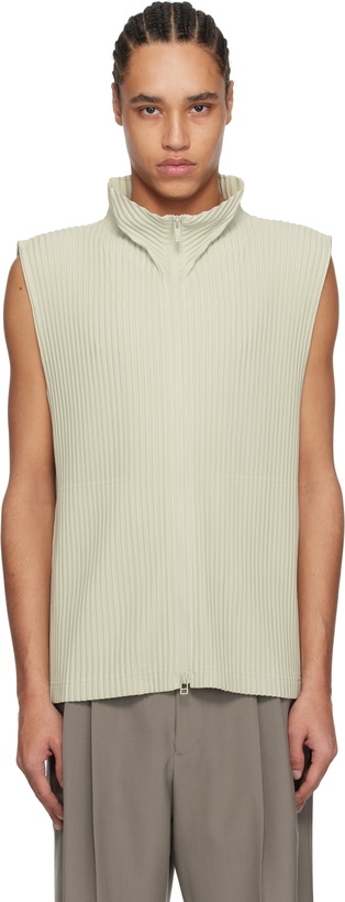Photo: HOMME PLISSÉ ISSEY MIYAKE Gray Monthly Color March Vest