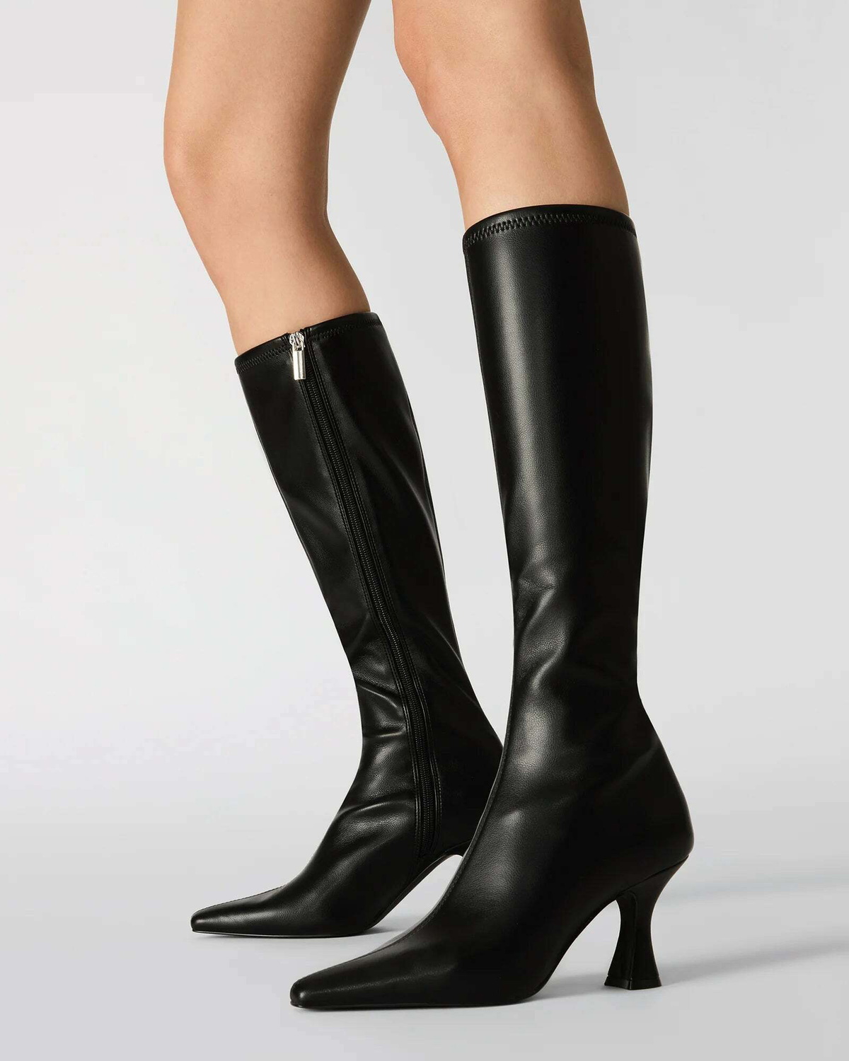 Steve Madden Notta Boots in Black
