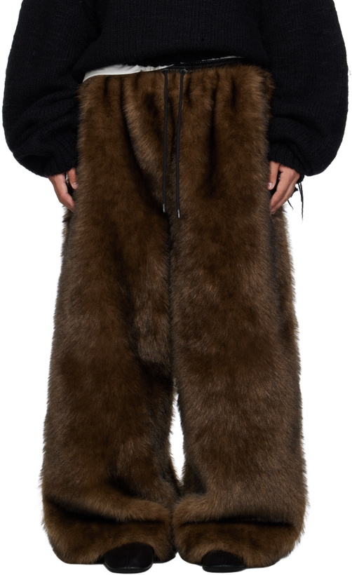 Photo: LU'U DAN Brown Yeti Wide-Cut Bontan Faux-Fur Sweatpants