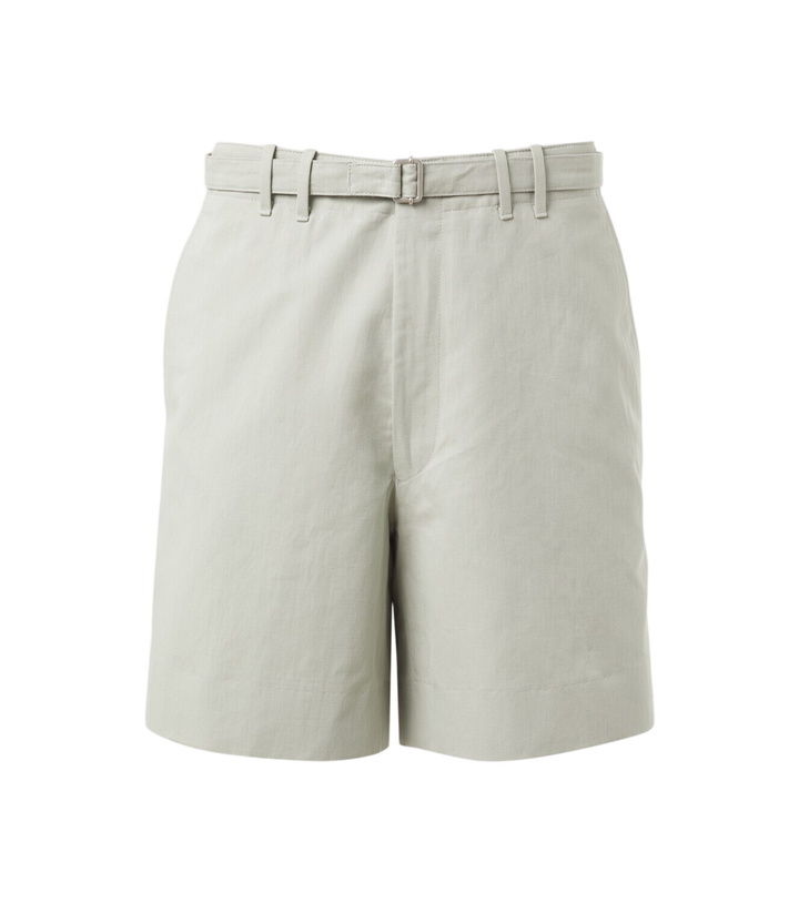 Photo: Stòffa Belted cotton and linen shorts