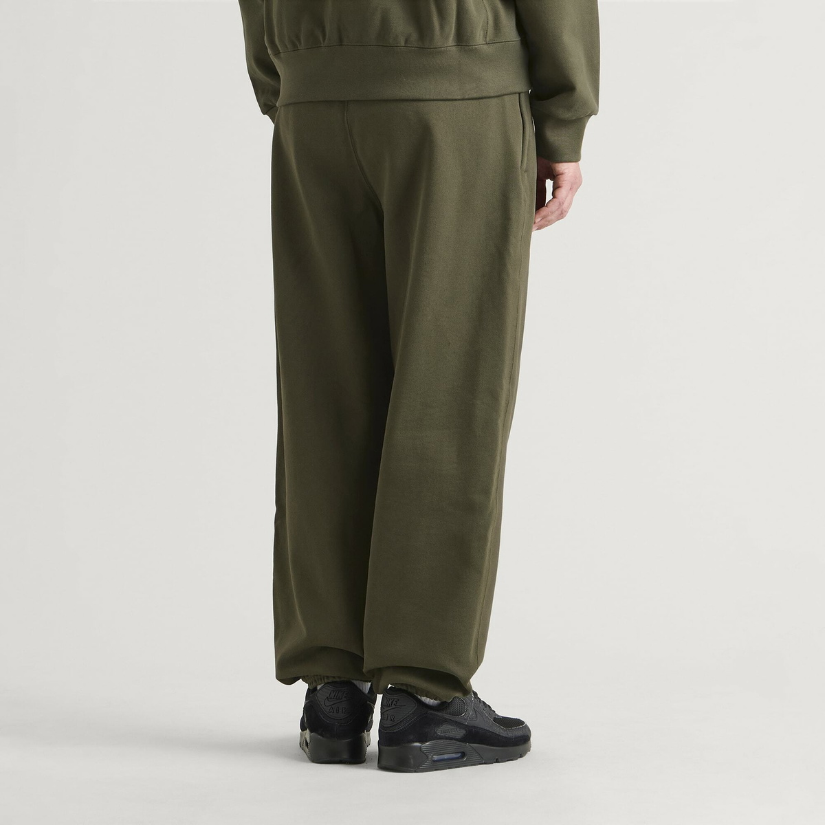 Nike Men's 560 Fleece Sweat Pant in Cargo Khaki