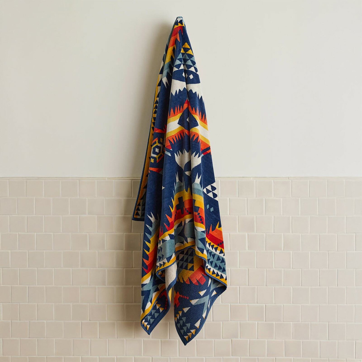 Pendleton Oversized Spa Towel in Nehalem Navy 