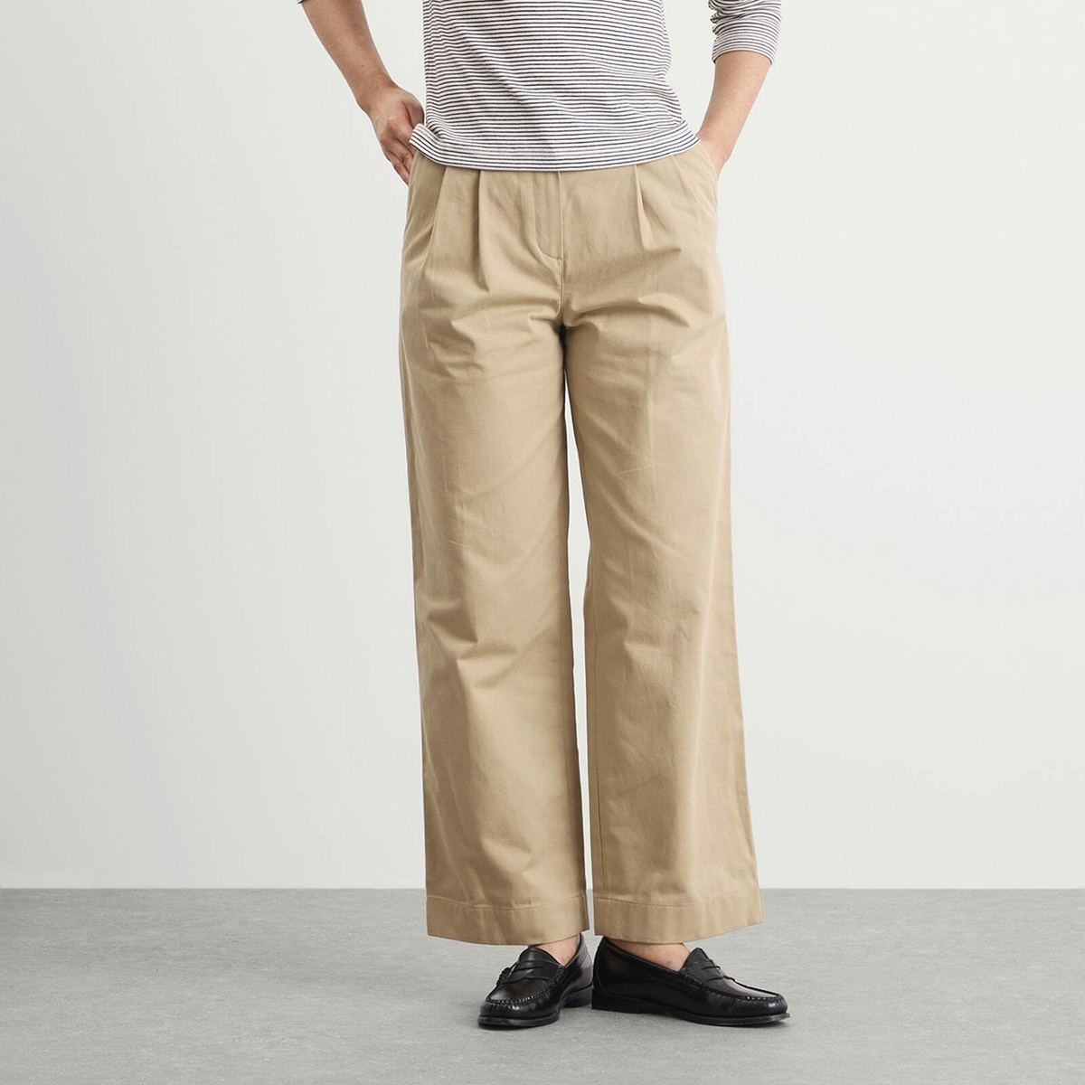 DUNST Women's Wide Chino Trousers in Beige