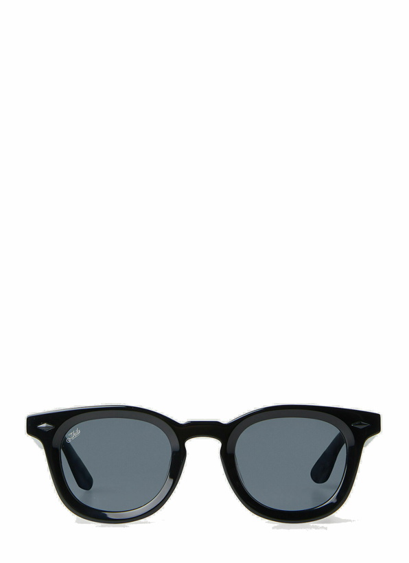 Photo: Luna Sunglasses in Black