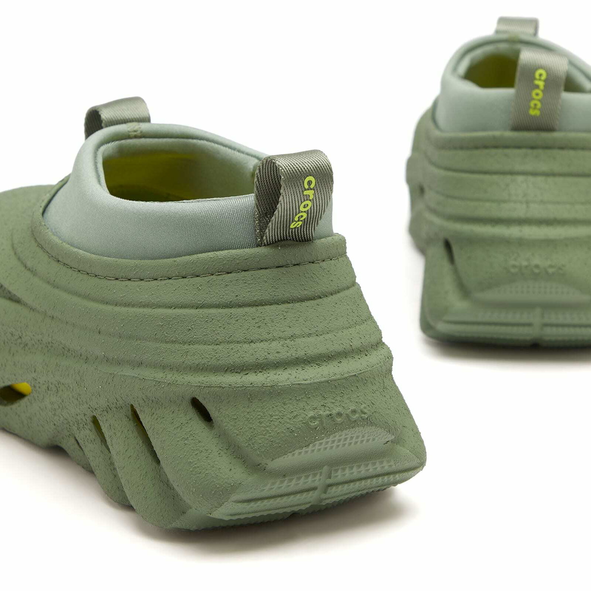 Crocs Echo Sand Storm in Moss