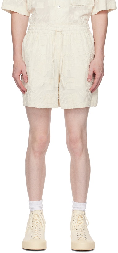 Photo: LE17SEPTEMBRE Off-White Embroidered Shorts