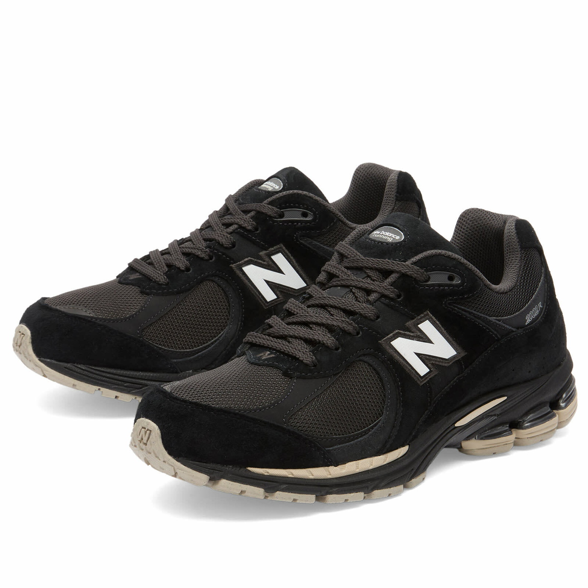 New Balance 2002R Sneaker in Black