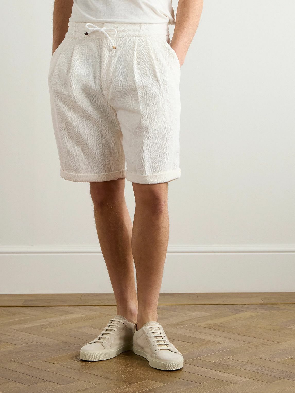 Brunello Cucinelli - Straight-Leg Pleated Herringbone Cotton and Linen-Blend Drawstring Bermuda Shorts - White