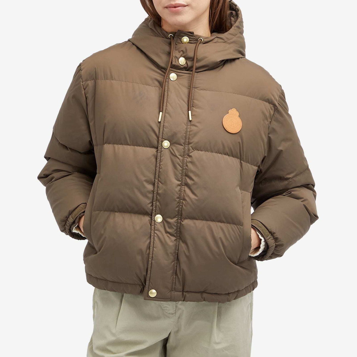 Sporty & Rich Women's Crown Puffer Jacket in Chocolate Tan