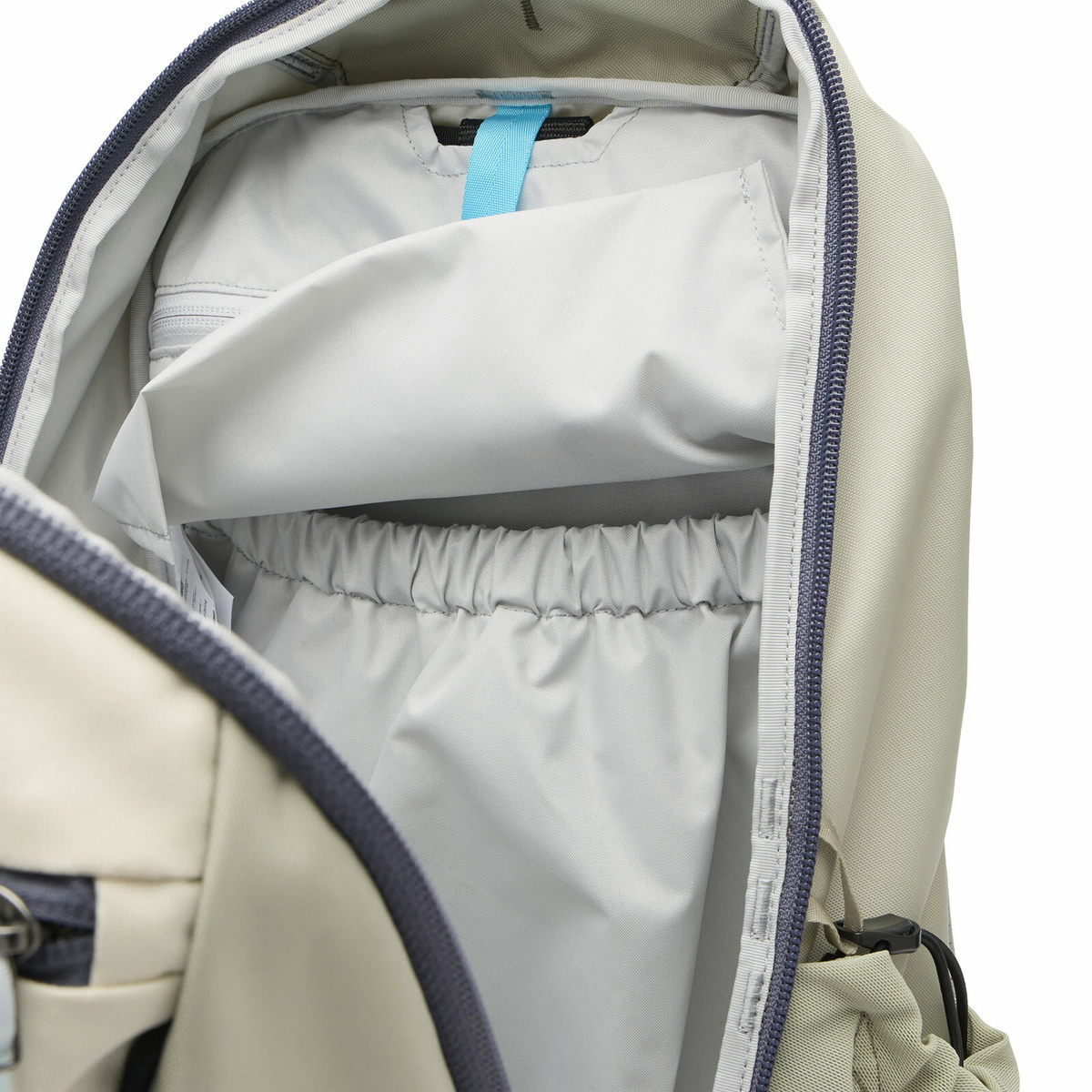 Arc'teryx Mantis 26 Backpack in Headwaters 