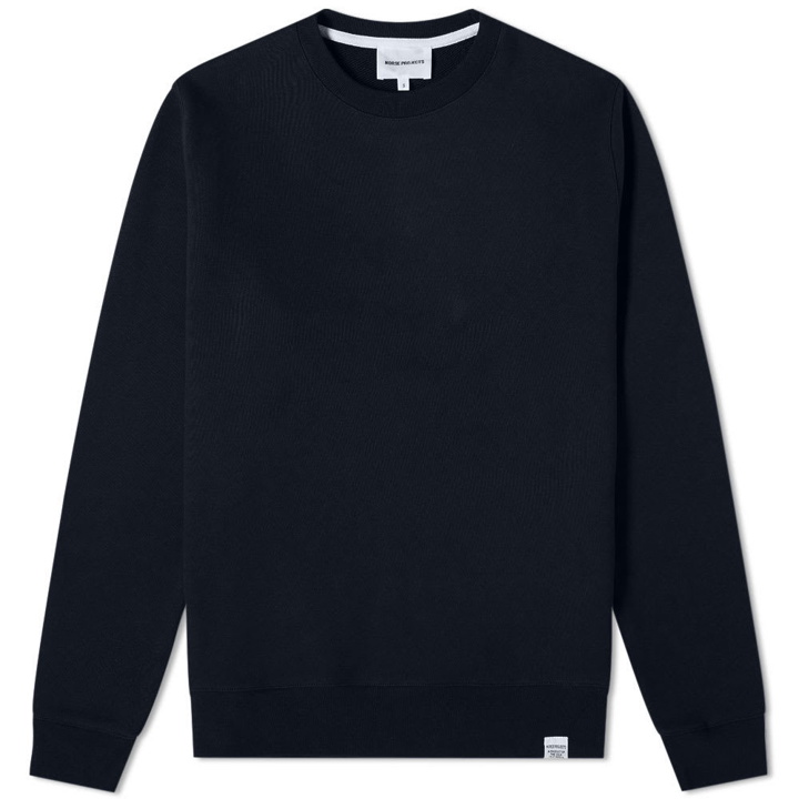 Photo: Norse Projects Vagn Classic Crew Sweat Dark Navy