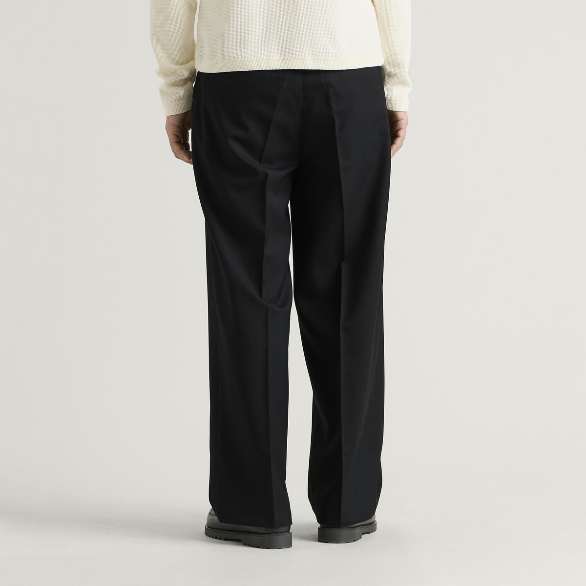 Larriet Men's Onder Pleated Trousers in Black