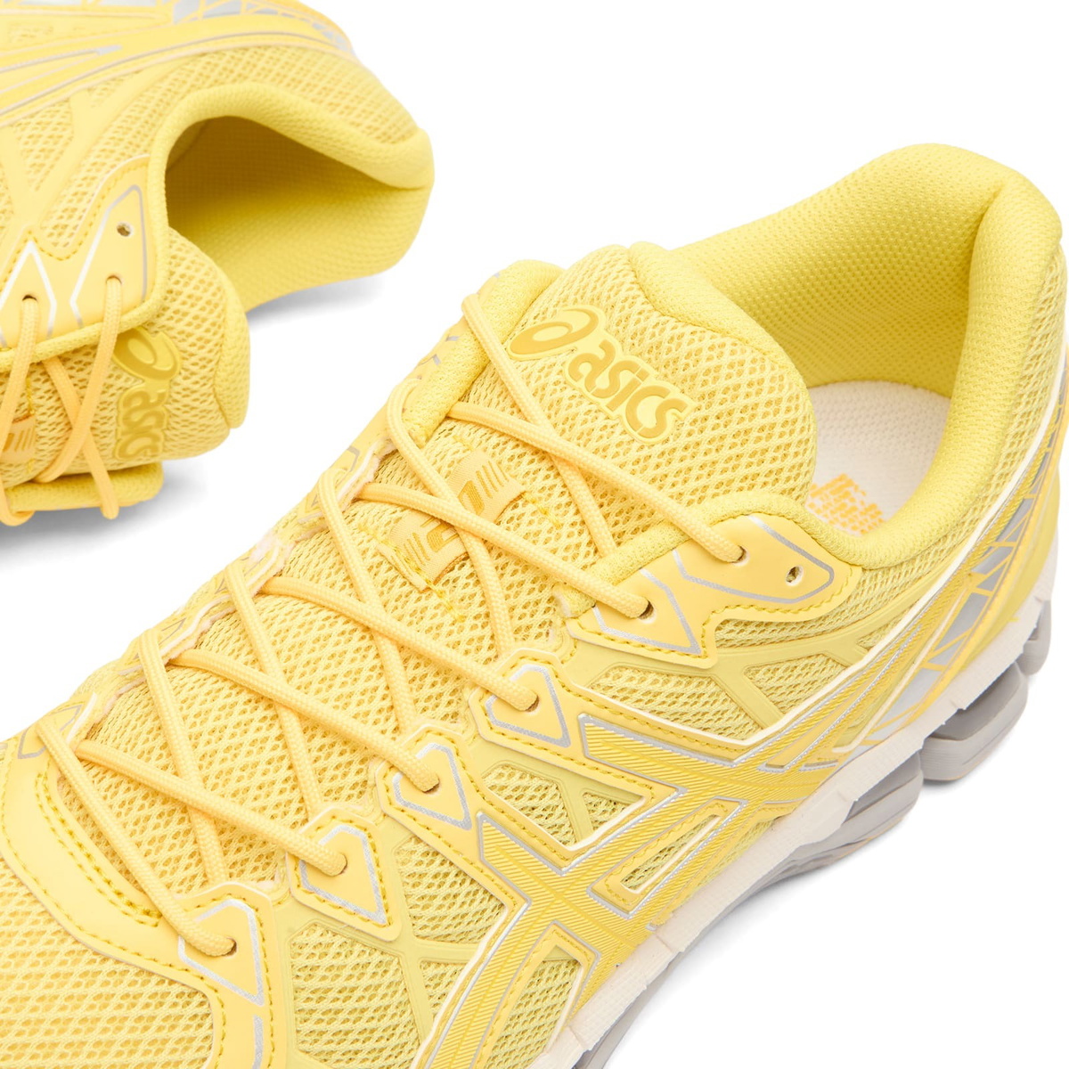 Asics GEL-Kayano 20 Sneaker in Banana Cream/Chrome Yellow