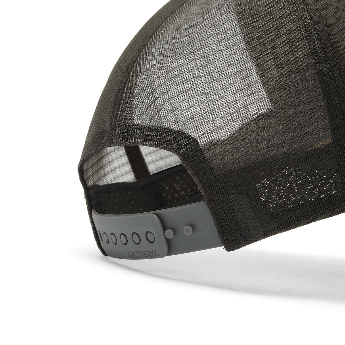 Arc'teryx Men's Bird Word Trucker Hat in Black/Cloud