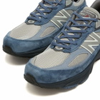 New Balance 990v6 Sneaker in Navy