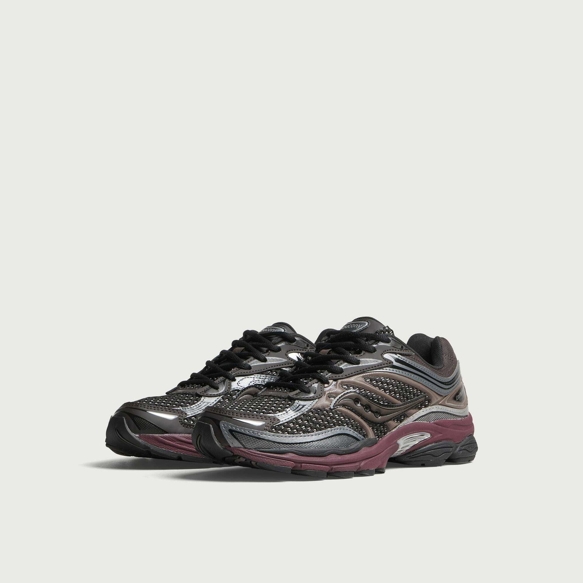 Saucony Men's Progrid Omni 9 Tech Premium Sneaker in Black/Torte