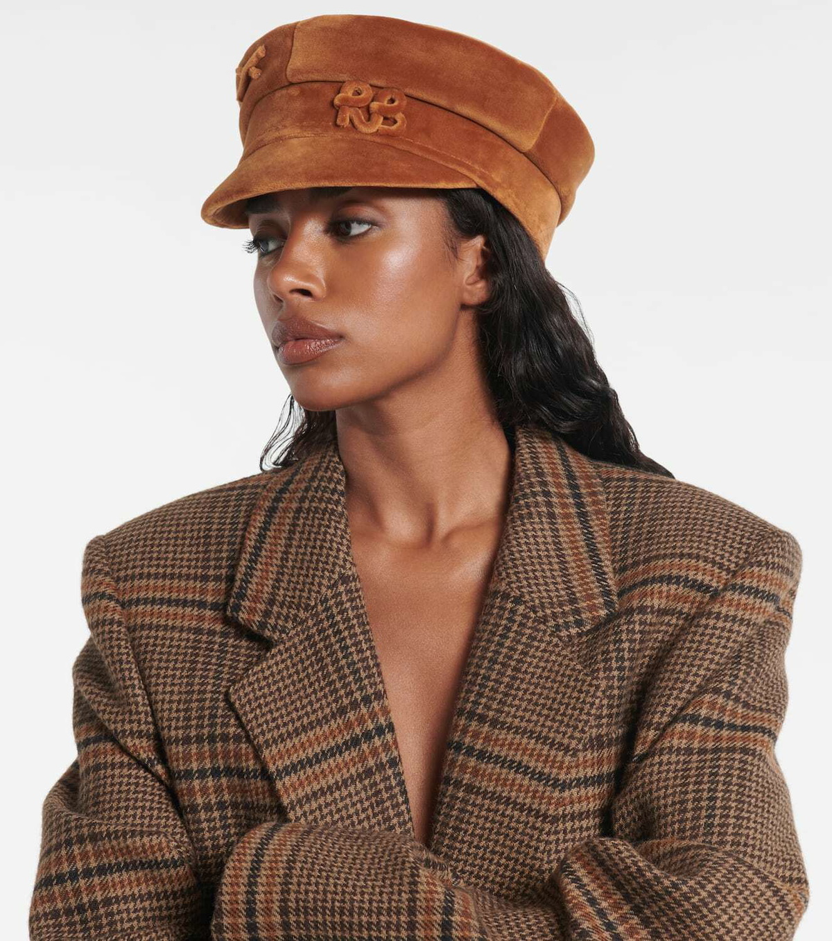 Ruslan Baginskiy Logo velvet newsboy cap
