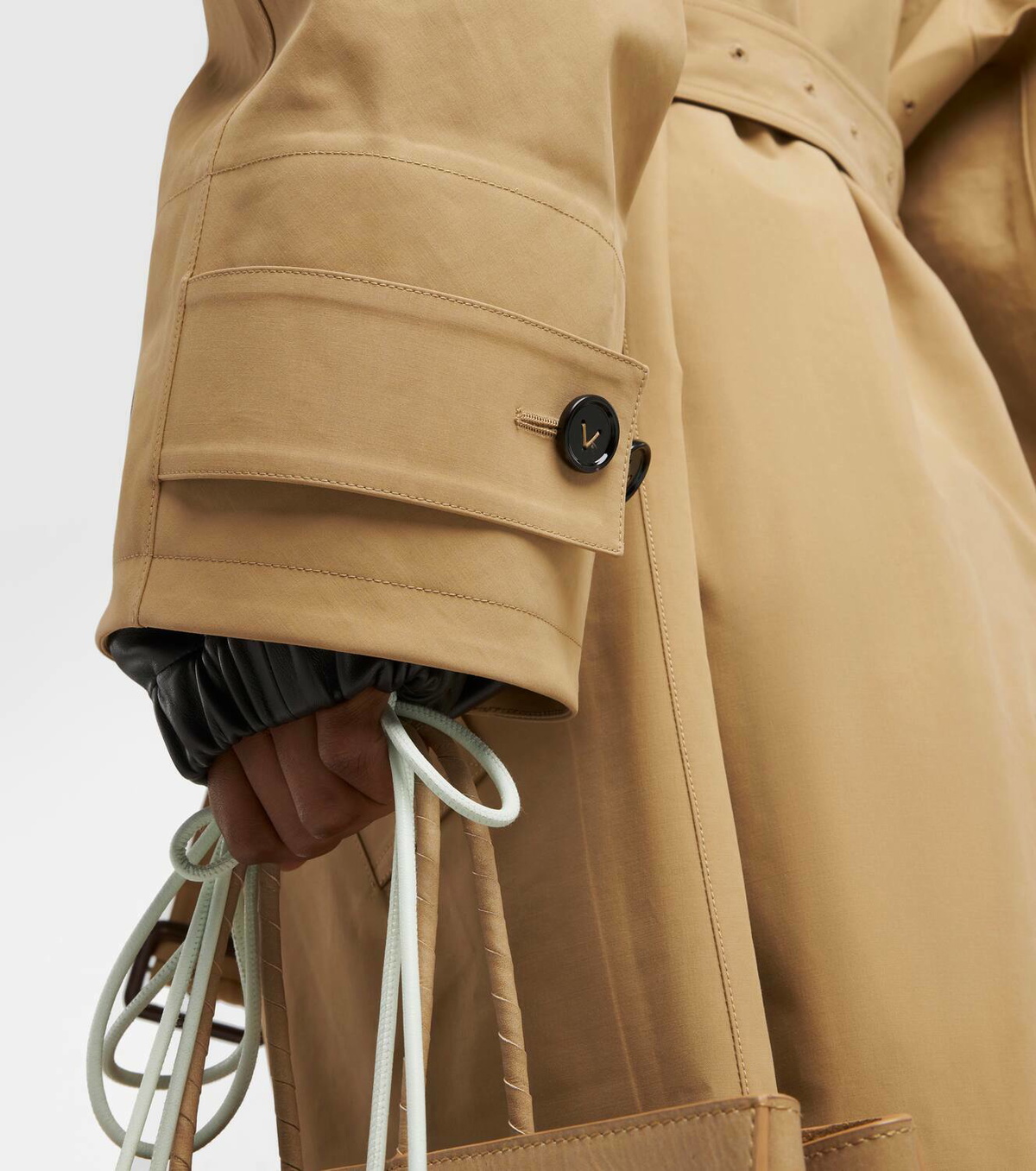 トレンチコート BOTTEGA VENETA TRENCH COAT (812009V4XP0 4246) BOTTEGA VENETA Belted intrecciato leather-trimmed cotton