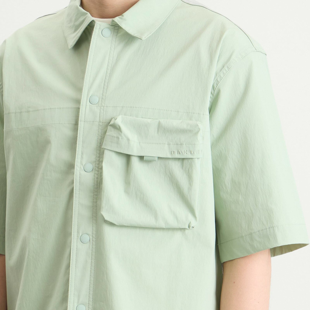 Oakley Men's Reserve Momento Shirt in Faded Green