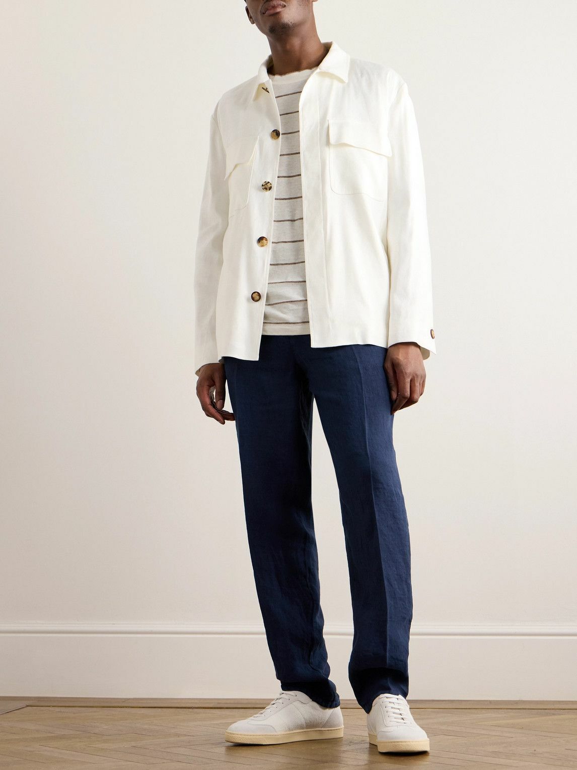 Brunello Cucinelli Flared loose-fitting trousers in sparkling linen twill with necklace Trousers
