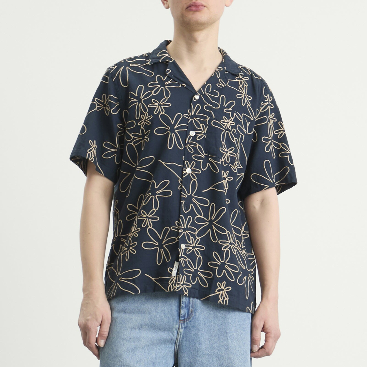 Foret Men's Peer Embroidery Regular Fit Ss Shirt in Navy
