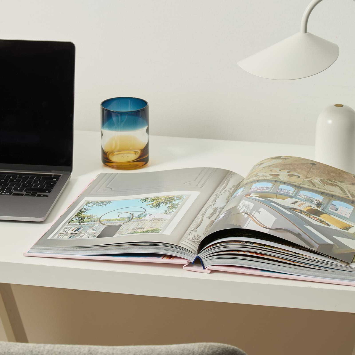 Assouline Lisboa Luz in Carlos Souza 