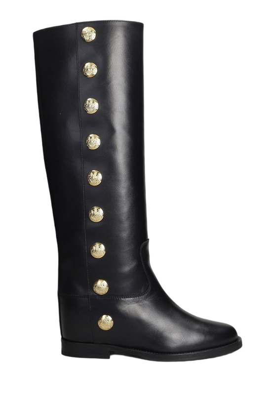 Photo: Via Roma 15 In Black Leather