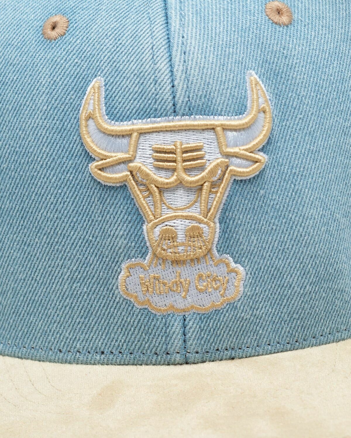 Mitchell & Ness Nba Blue Jean Baby Fitted Hwc Bulls Blue/Beige - Mens - Caps
