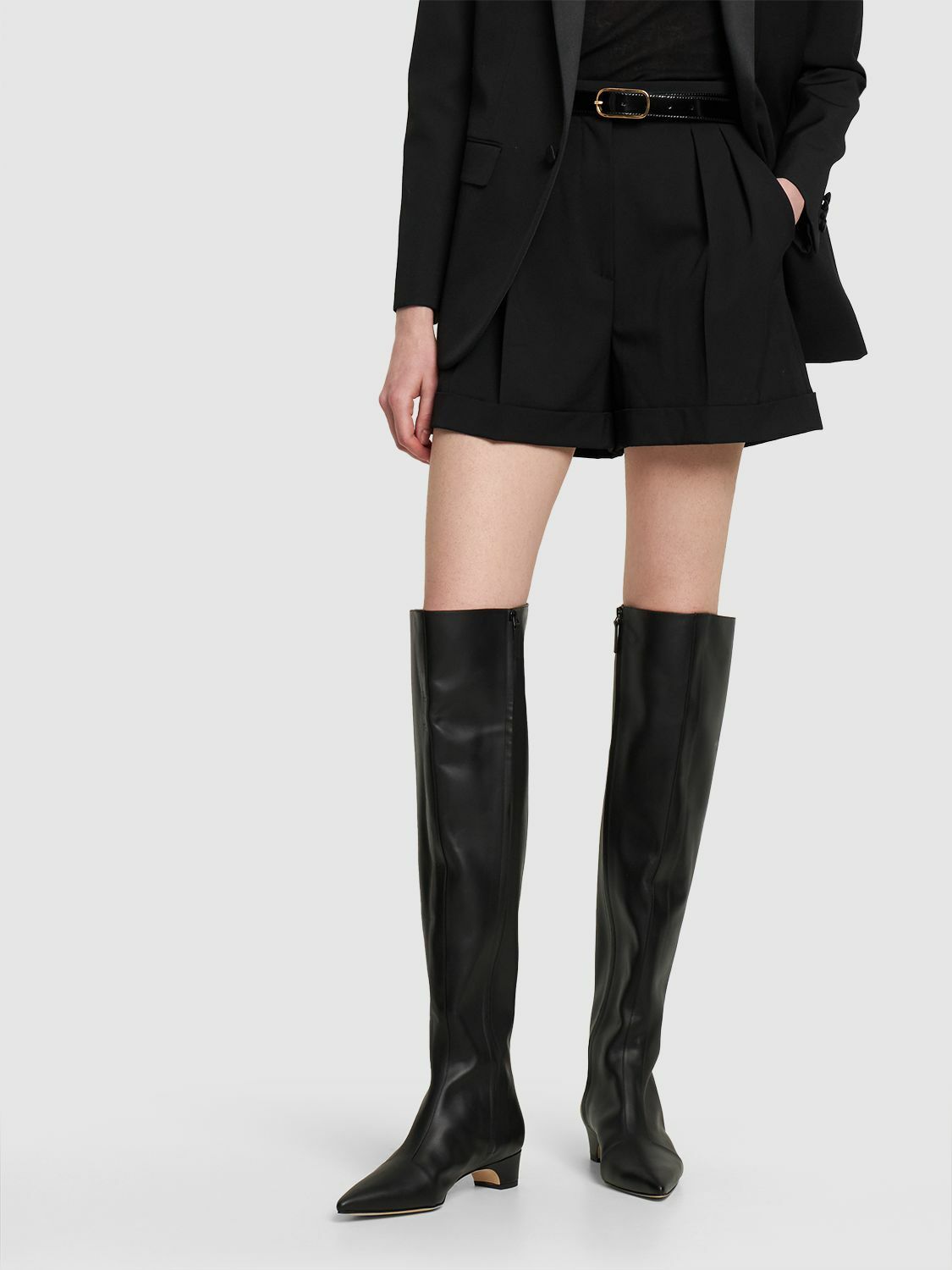 222○① MANOLO BLAHNIK 黒のレザーロングブーツ 222○① MANOLO BLAHNIK 黒のレザーロングブーツ Manolo Blahnik