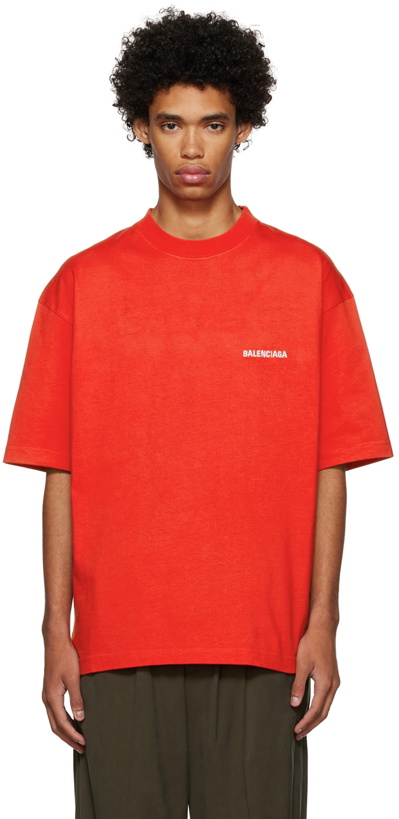 Photo: Balenciaga Red Regular Fit T-Shirt
