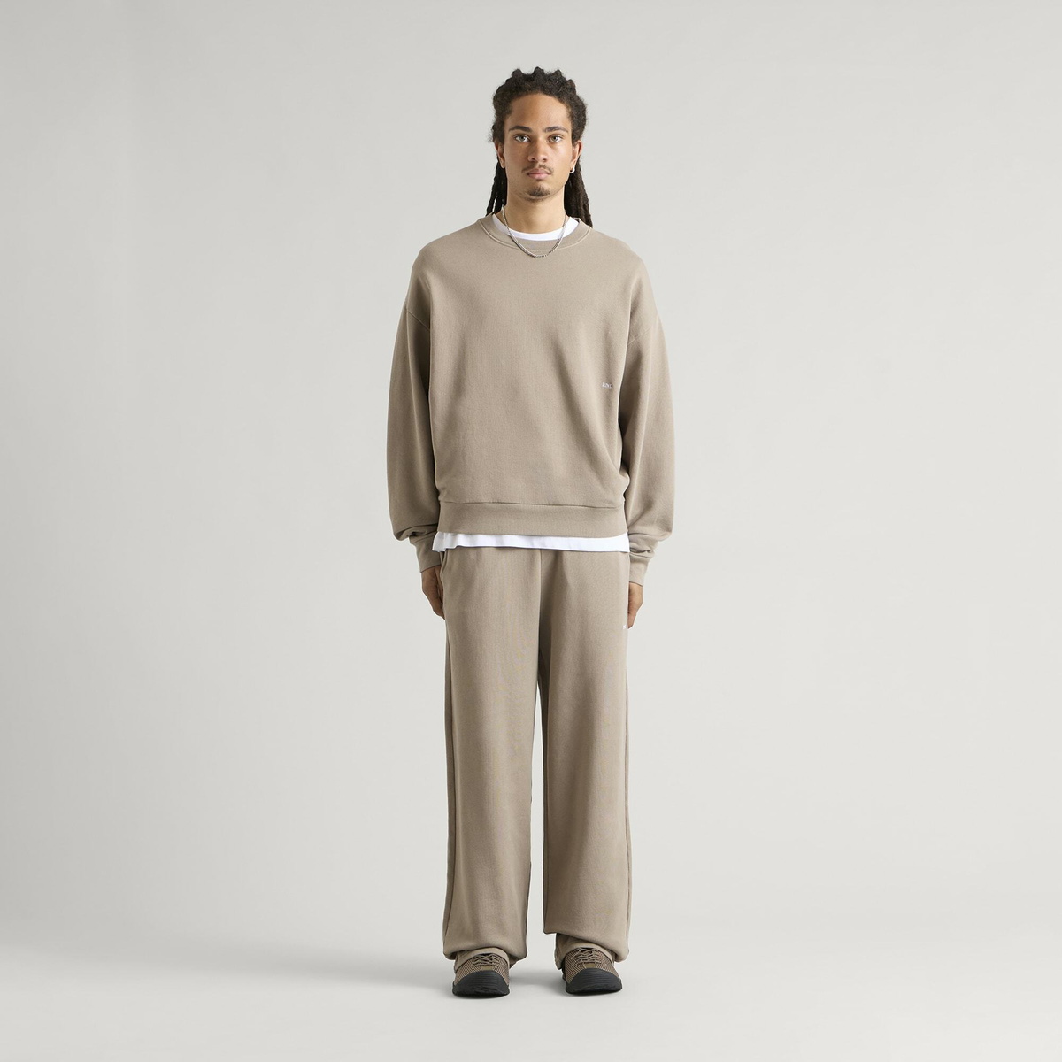 END. Signature Sweatpants in Khaki
