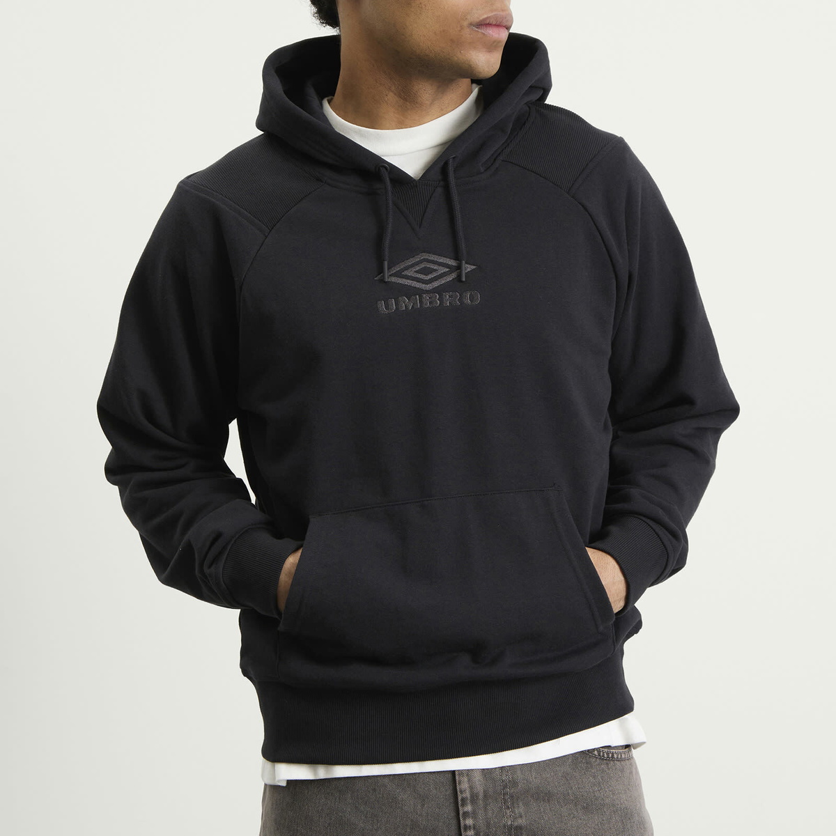 Umbro Men's Iconic Hoodie in Black/Volcanic Ash