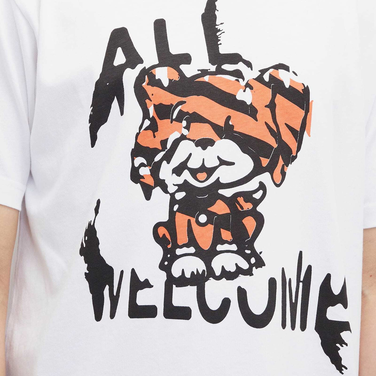 Good Morning Tapes Men's All Welcome Dog T-Shirt in White