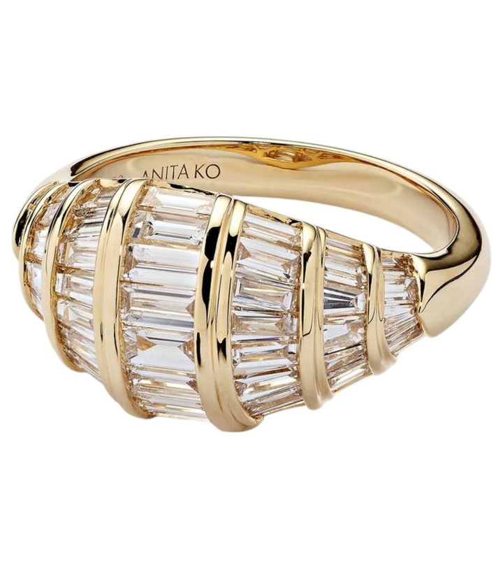 Photo: Anita Ko Zoe 18kt gold ring with diamonds