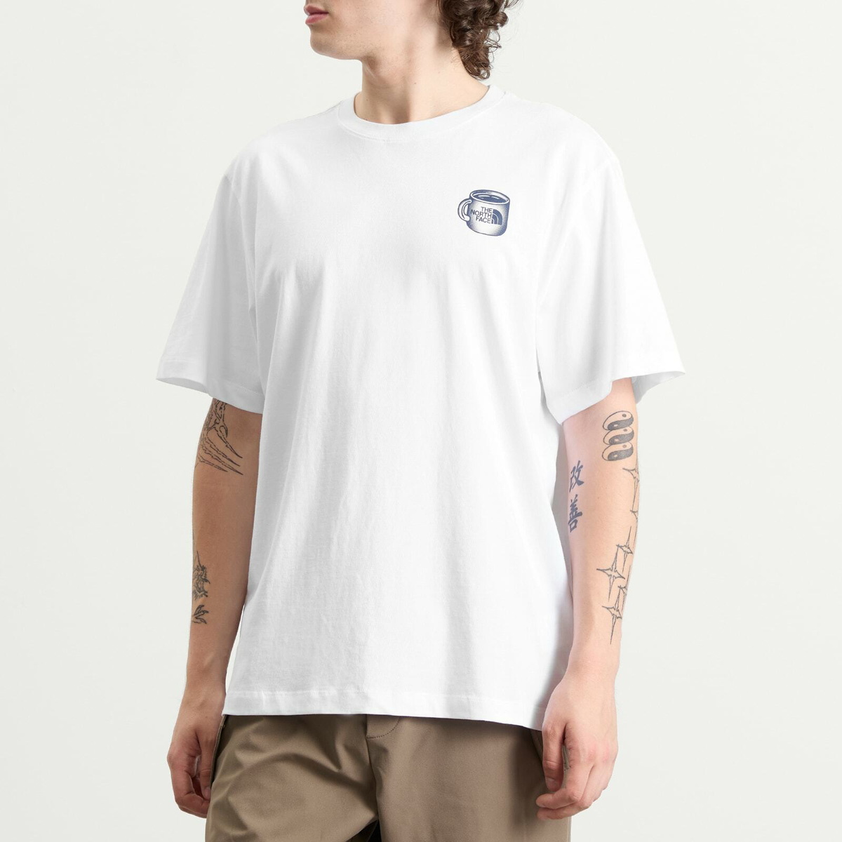 The North Face Men's Basecamp Barista Relaxed T-Shirt in Tnf White/Summit Navy